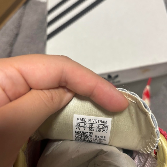 adidas Red and Cream Men's Shoes - Picture 2 of 5